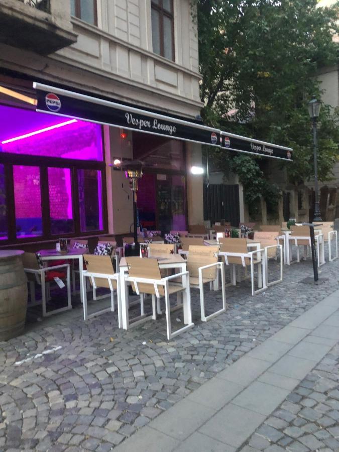 Old Town Bar Apartments On Street Tonitza Bukarest Eksteriør billede